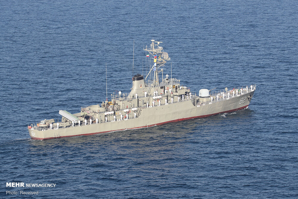 رژه یگان های شرکت کننده در رزمایش مرکب امنیت دریایی 