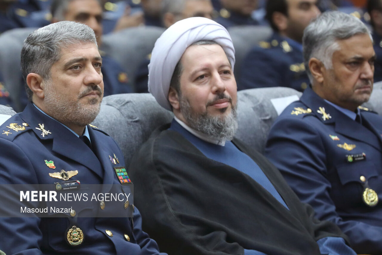 دیدار فرماندهان و کارکنان نیروهای هوایی