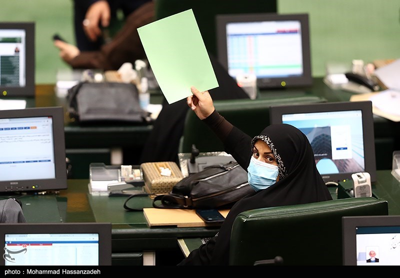 دورهمی نمایندگان در صحن مجلس 