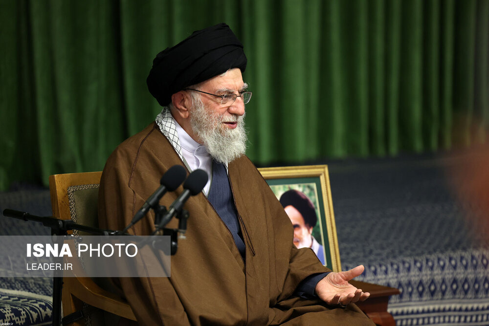 دیدار دست‌اندرکاران کنگره شهدای استان البرز با رهبر انقلاب