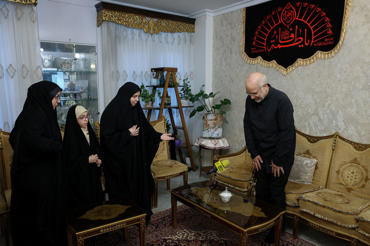 دیدار قالیباف با خانواده شهید باقری