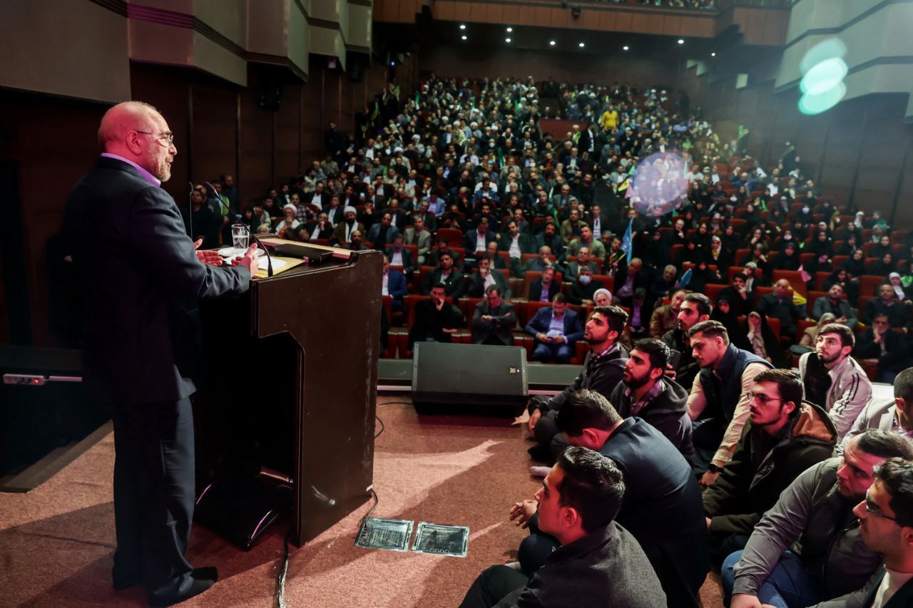  نشست مسئولان ستادهای مردمی با حضور قالیباف