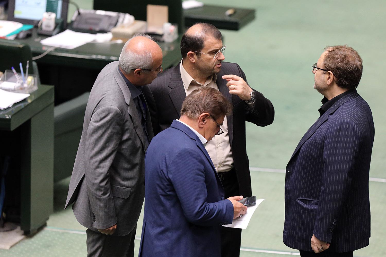 نشست علنی یکم مردادماه مجلس