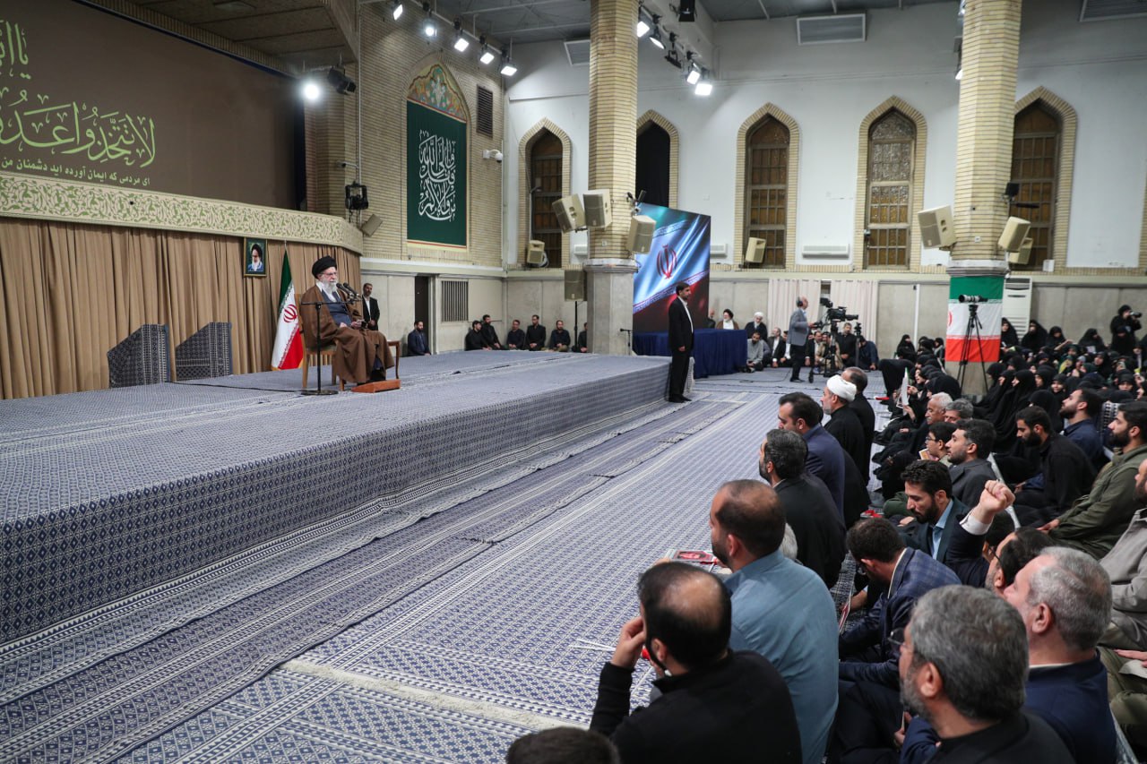 دیدار دانش‌آموزان و دانشجویان با رهبر انقلاب