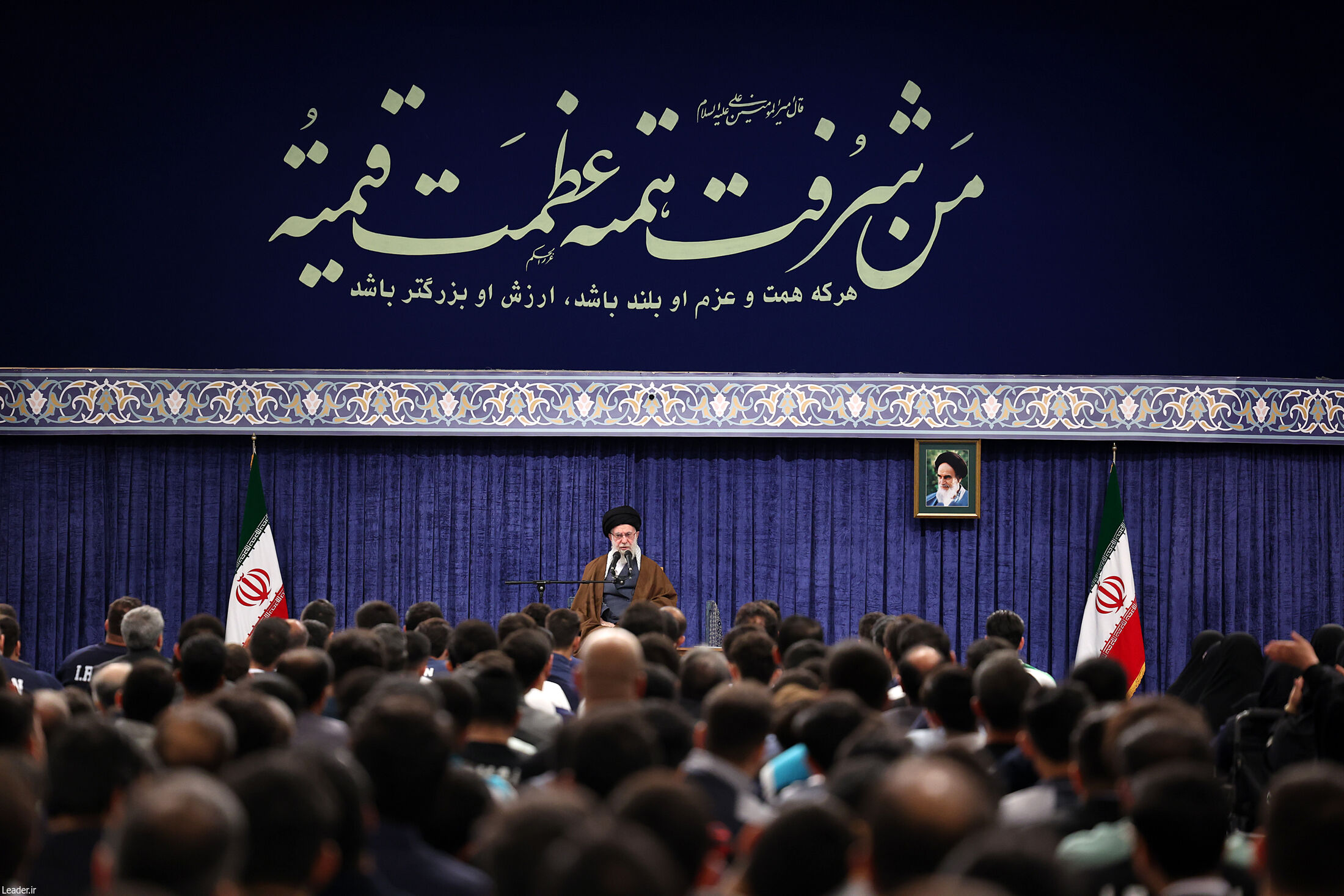 تصاویری از دیدار مدال‌آوران ورزشی و علمی با رهبر انقلاب