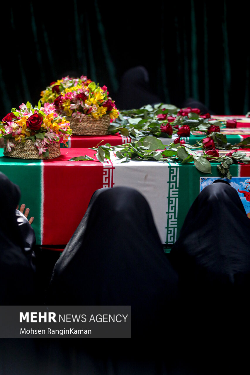 وداع با پیکر مطهر شهدای حمله ترورریستی به کنسولگری ایران در سوریه