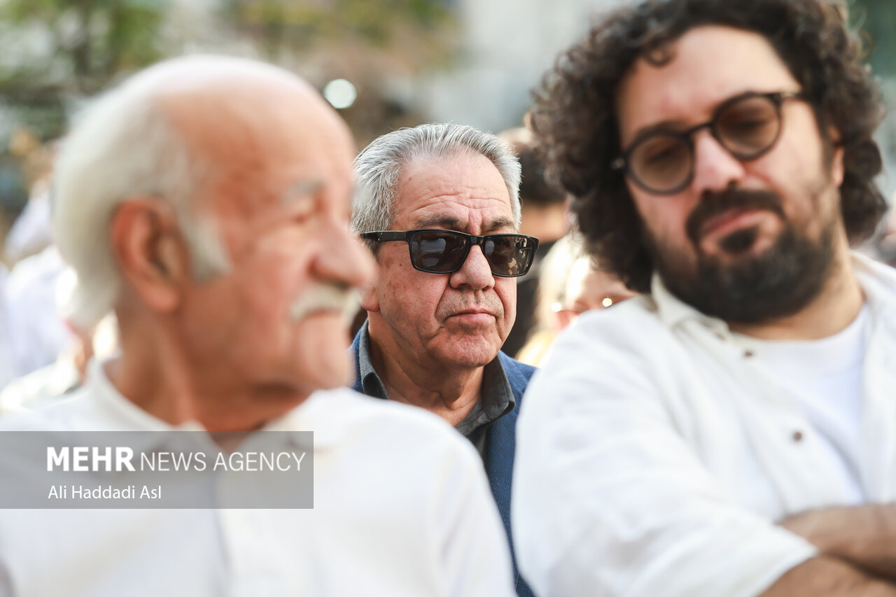 تصاویر مراسم تشییع پیکر ناصر تقوایی