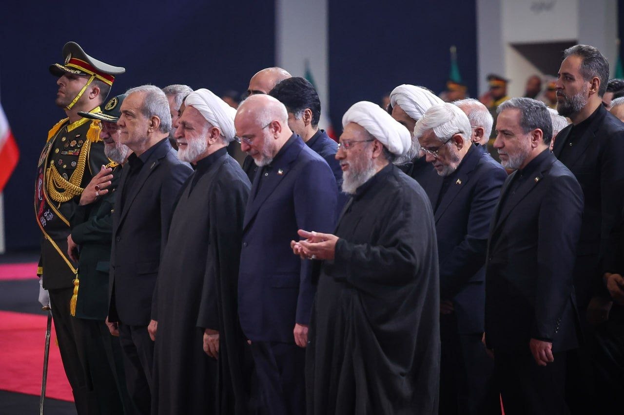 حضور سران قوا در مصلای تهران