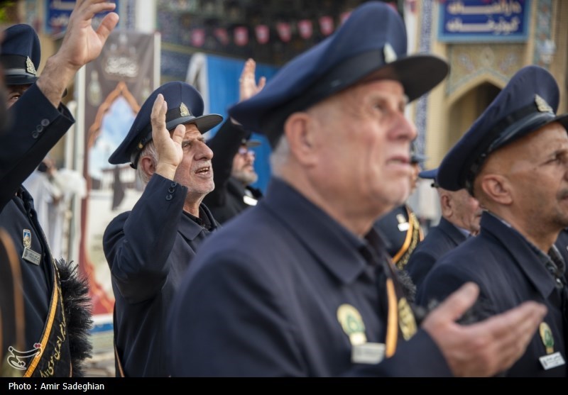 آیین سیاه پوشان و تعویض پرچم حرم مطهر حضرت شاهچراغ (ع)