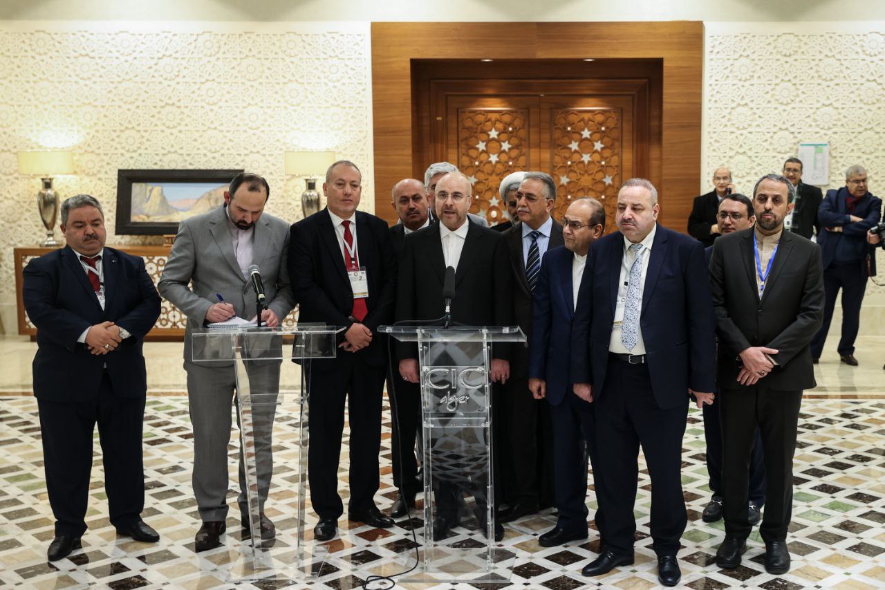  گفت‌وگوی قالیباف با خبرنگاران حاضر در کنفرانس PIUC در الجزائر