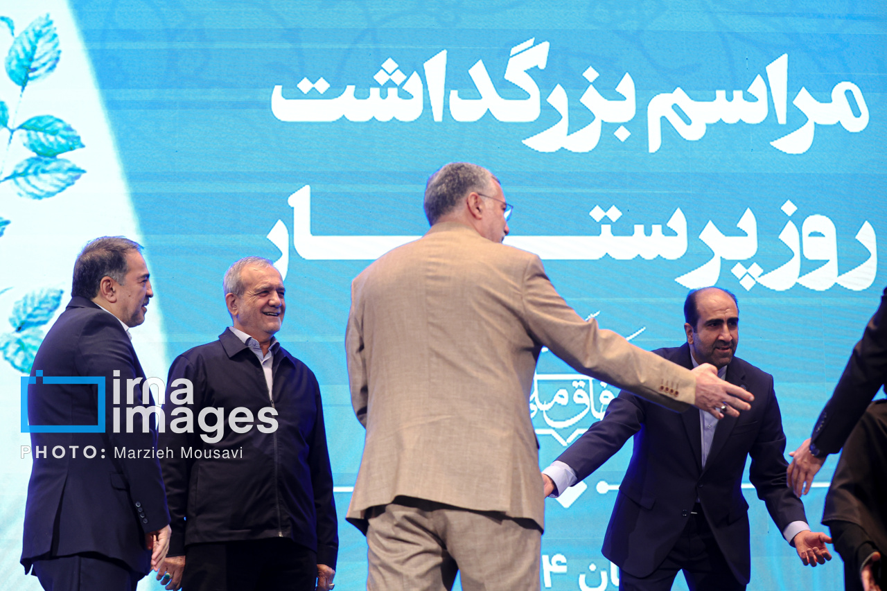 بزرگداشت مقام پرستار با حضور رئیس جمهور