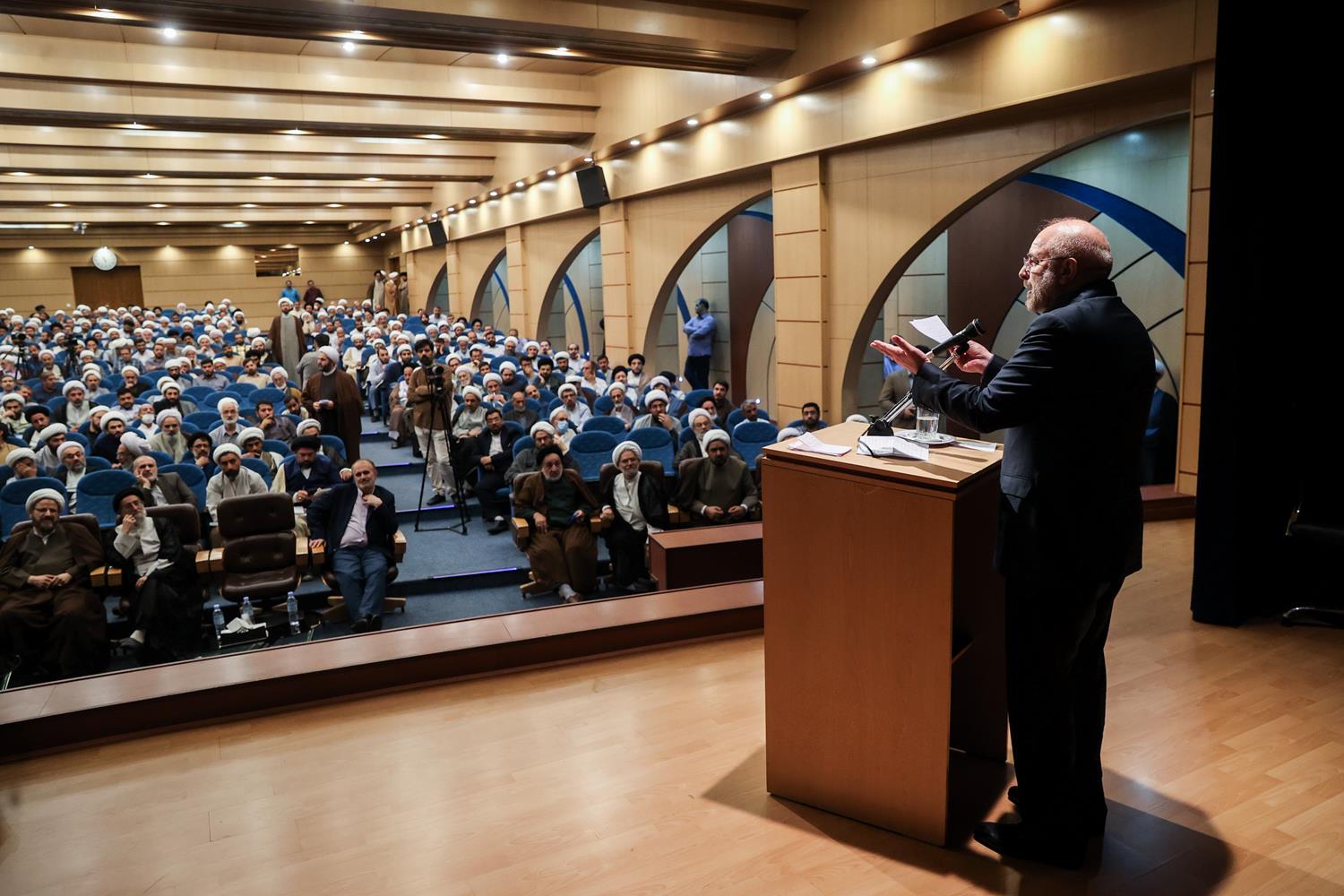  همایش بزرگ راویان مکتب حسینی(ع) در قم با حضور قالیباف