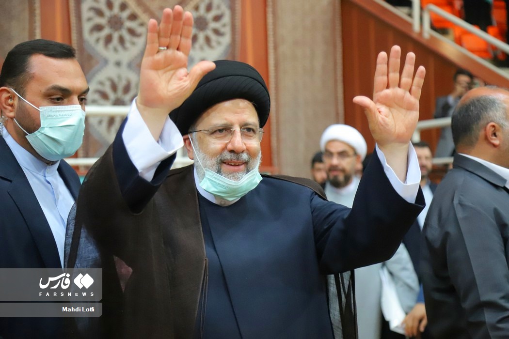 دیدار رئیسی با اقشار مختلف مردم استان اصفهان