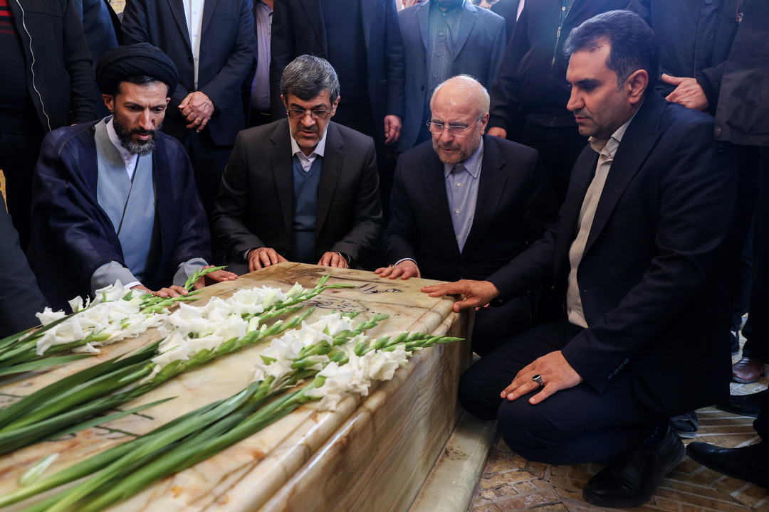  افتتاح دو مجموعه آموزشی در میبد و اردکان با حضور قالیباف 