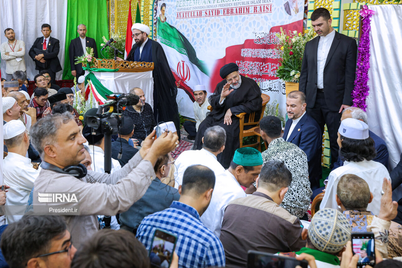 اولین روز سفر رئیس جمهور به اندونزی