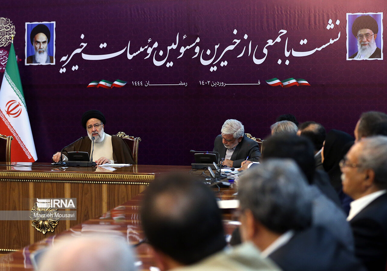 دیدار جمعی از خیرین با رئیس جمهور