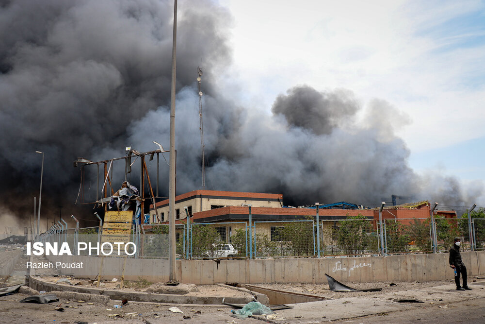 اطفا حریق در «اسکله شهید رجایی» در بندرعباس