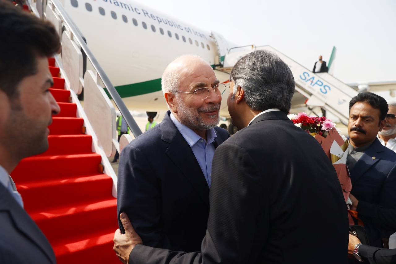 استقبال از قالیباف در فرودگاه کراچی