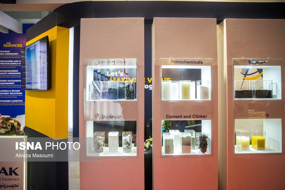 بازدید عارف از نمایشگاه ایران اکسپو ۲۰۲۵