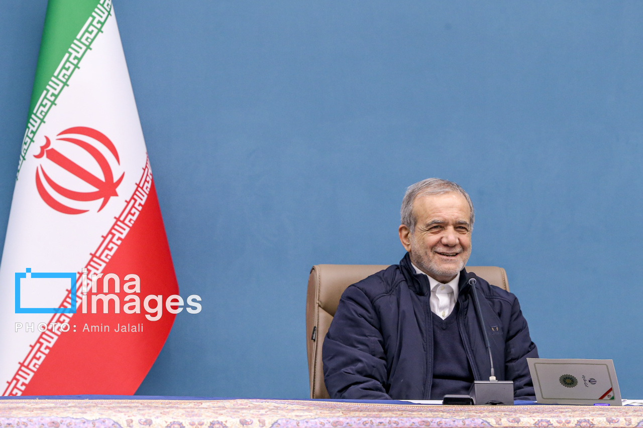 افتتاح و بهره برداری از طرح های نفت و نیرو