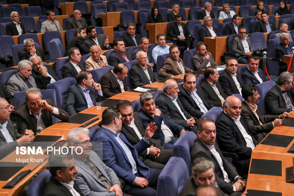 همایش روز ملی اصناف با حضور رییس مجلس