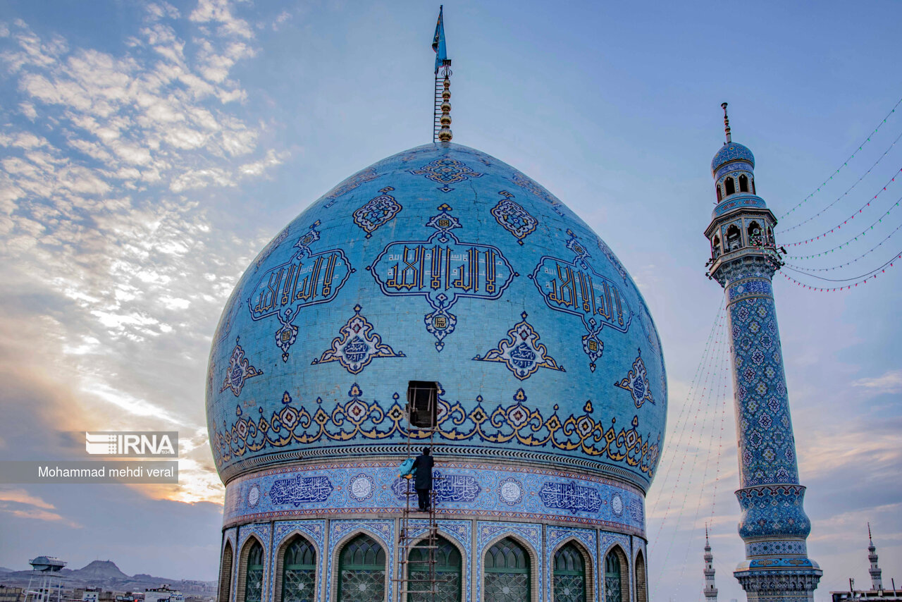 مسجد مقدس جمکران در شب آغاز امامت حضرت بقیه‌الله (عج)