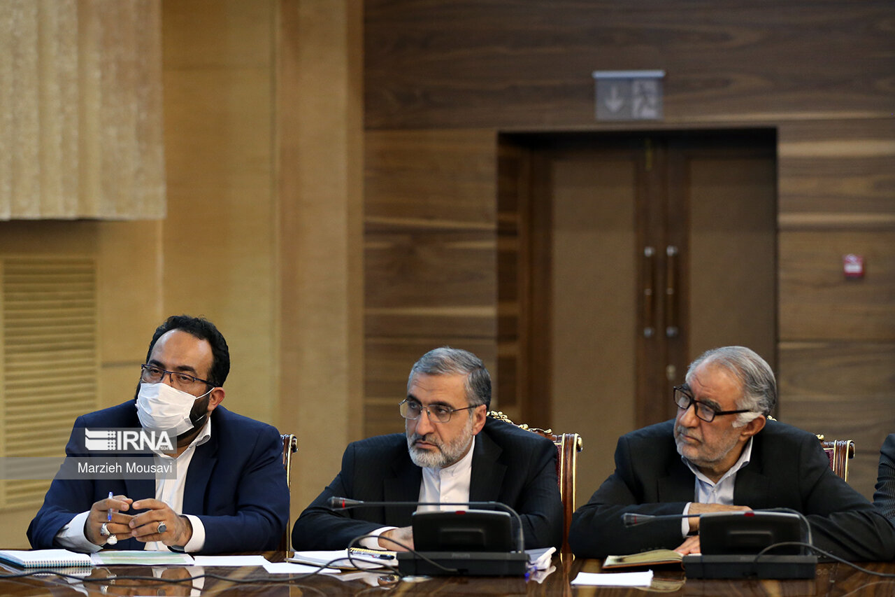 دیدار جمعی از خیرین با رئیس جمهور