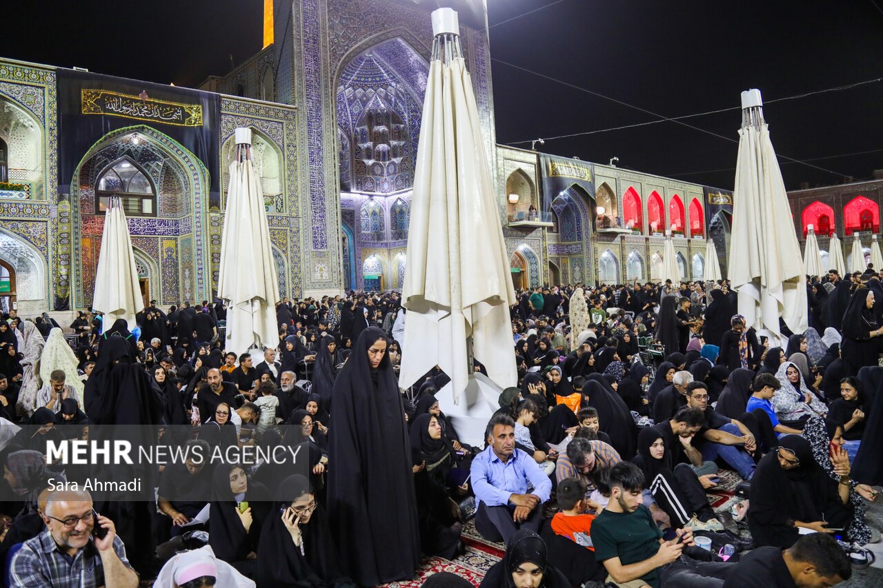 شب شهادت امام رضا(ع) در حرم مطهر رضوی