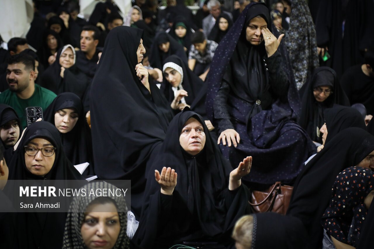 شب شهادت امام رضا(ع) در حرم مطهر رضوی