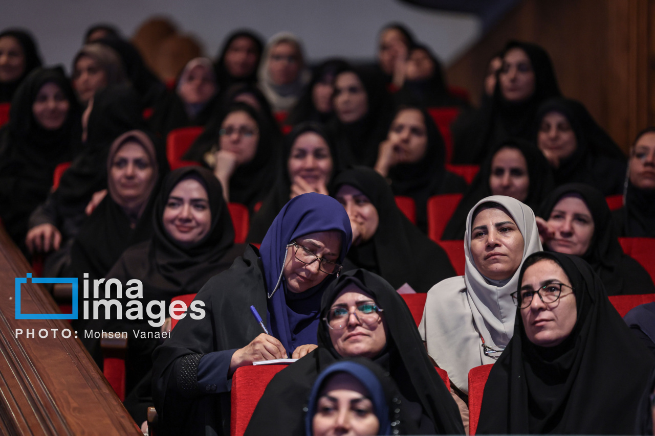 تجلیل از معلمان نمونه کشوری با حضور رئیس جمهور