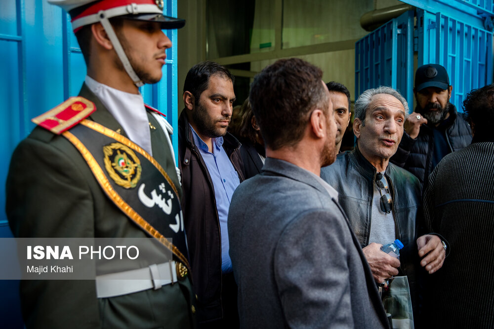 بازیگران در مراسم ختم مرحوم عنایت بخشی