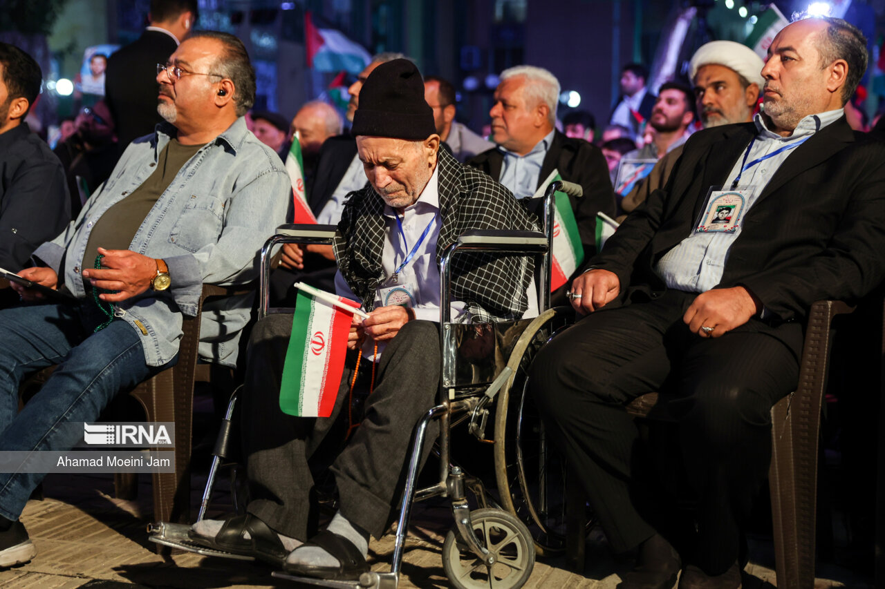 حضور قالیباف در یادواره شهدای باغ فیض