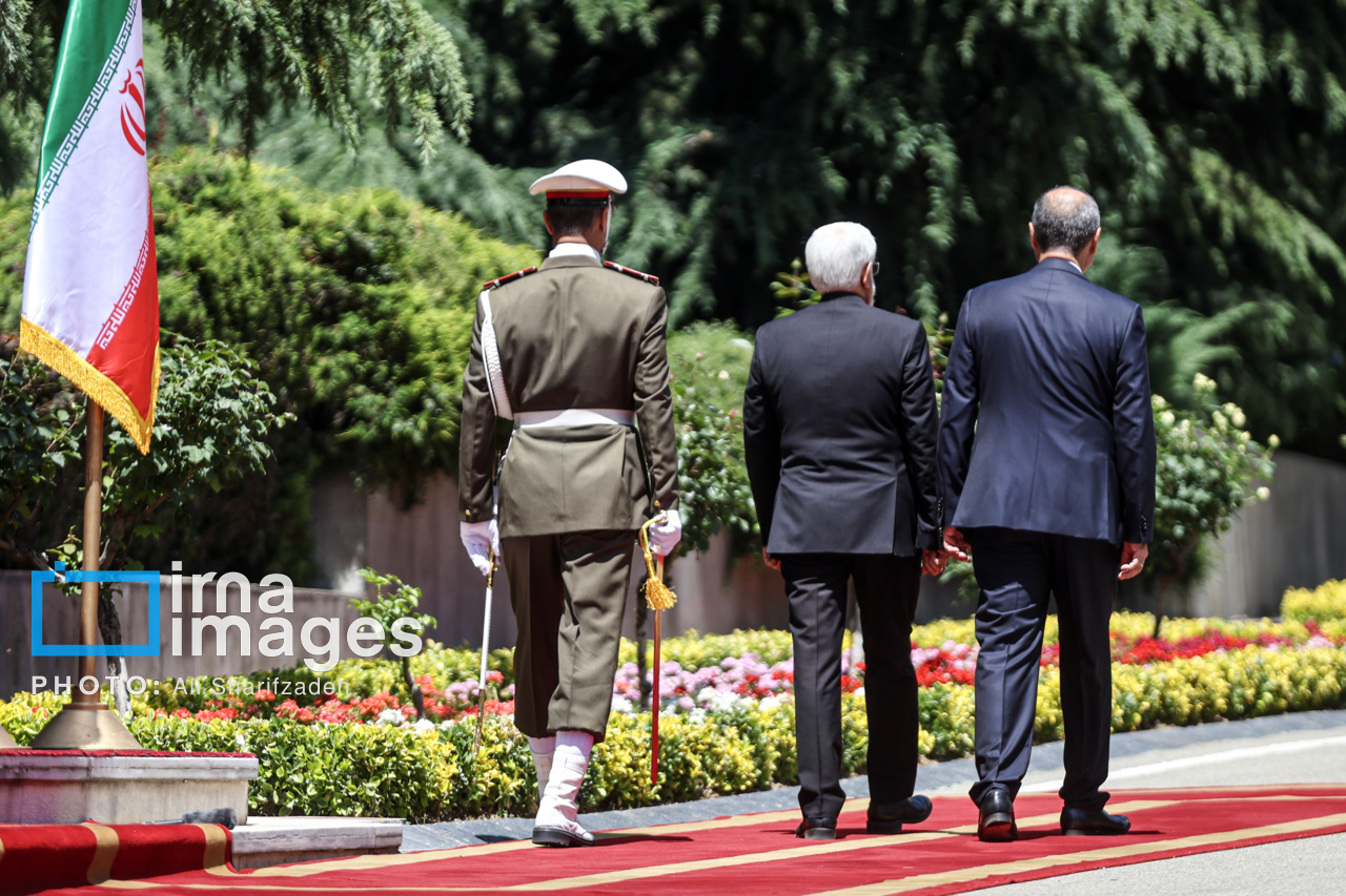 استقبال رسمی عارف از نخست وزیر ازبکستان