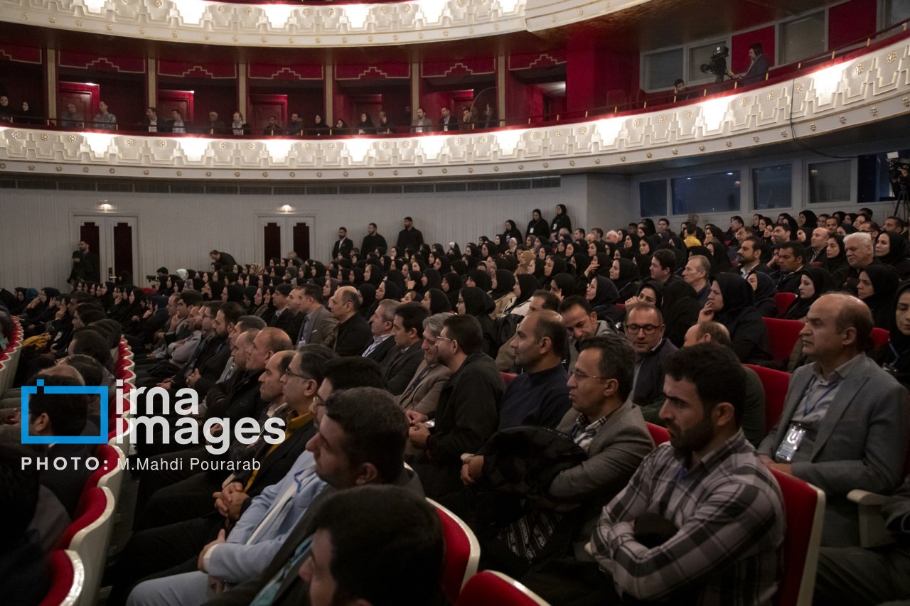 حضور پزشکیان در مراسم ملی بزرگداشت روز کتاب 