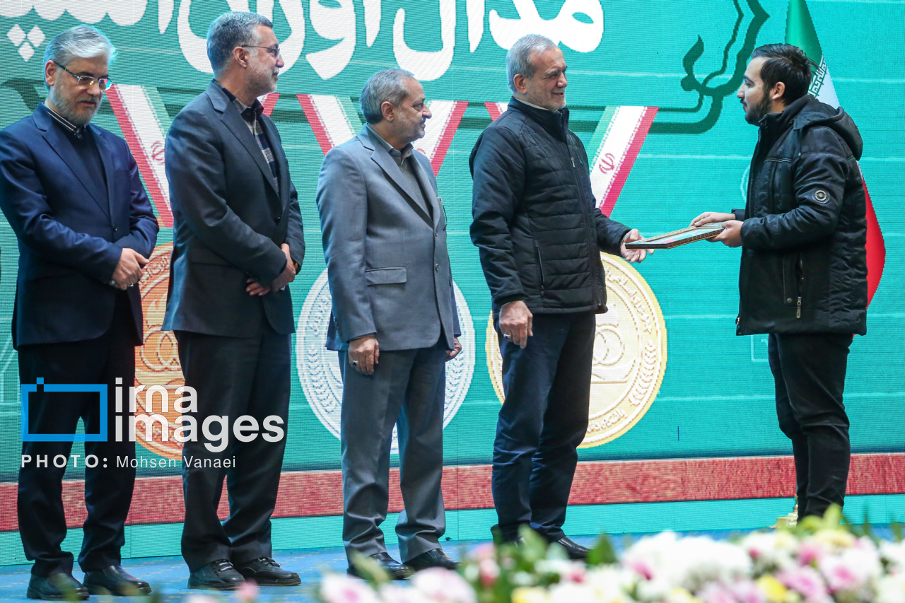 پزشکیان در مراسم تجلیل از مدال آوران المپیاد ۲۰۲۴