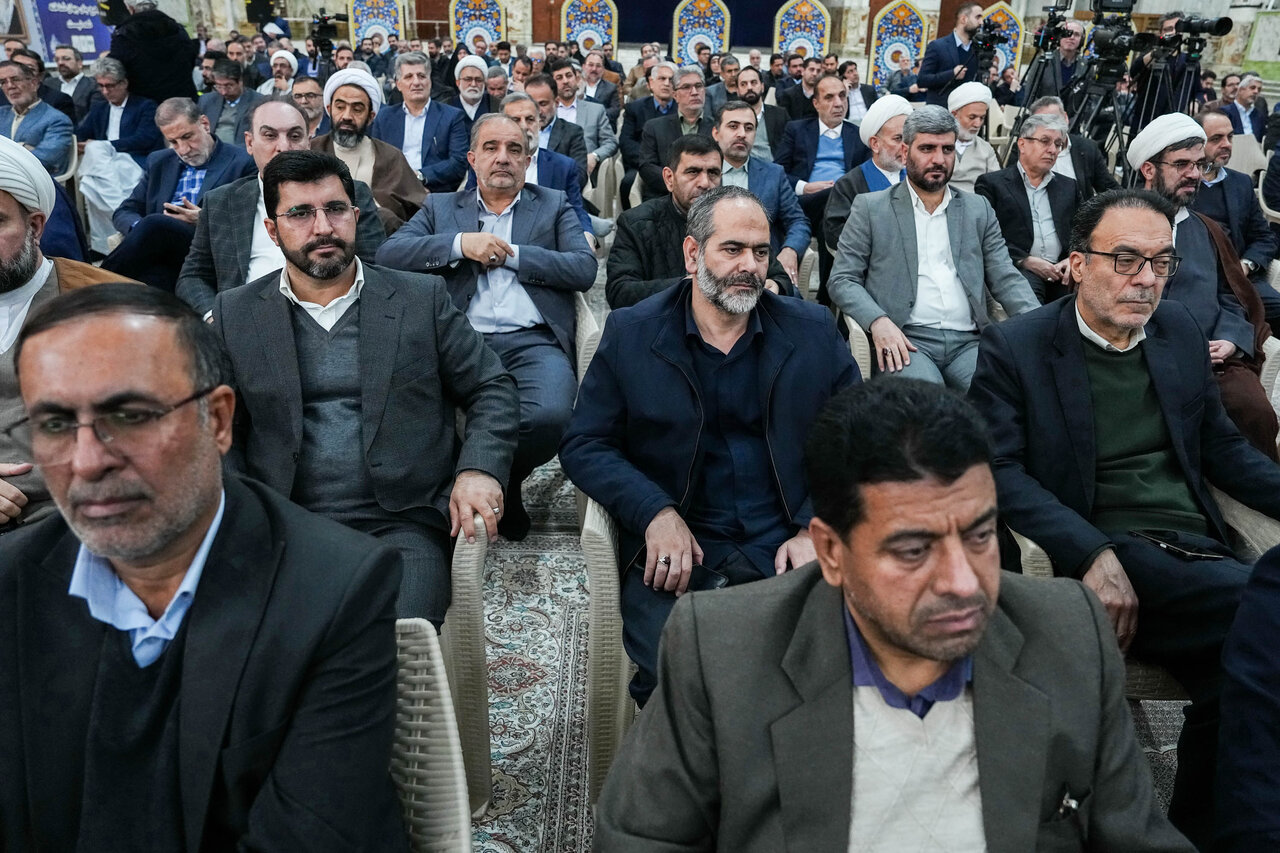 تجدید میثاق رئیس مجلس و نمایندگان با آرمان‌های امام(ره)