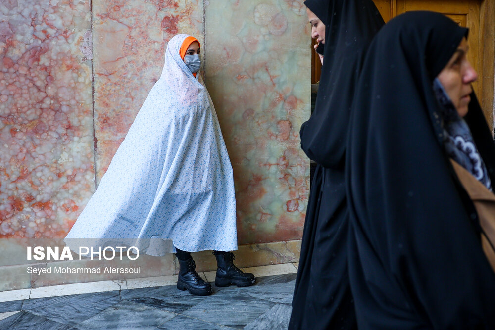 بارش برف در حرم مطهر رضوی