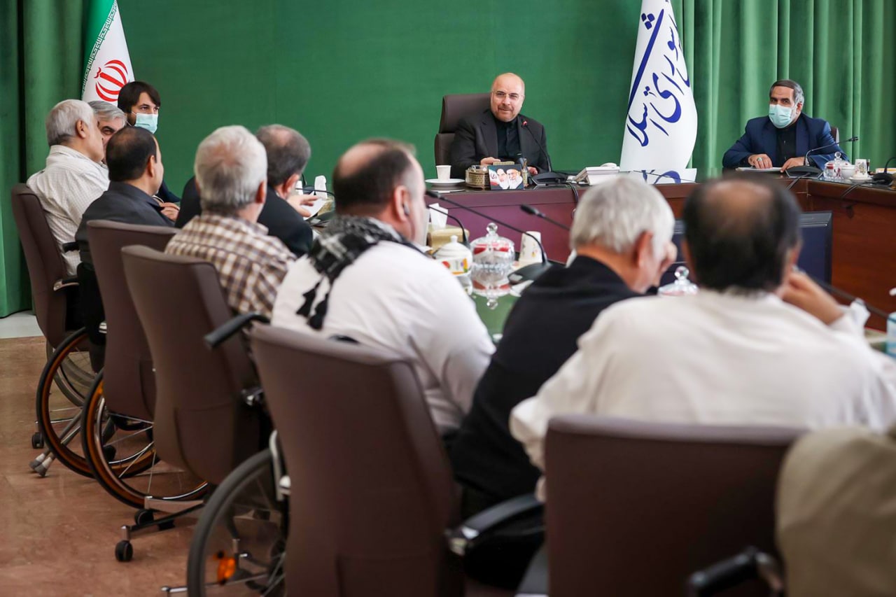 دیدار صمیمانۀ محمدباقر قالیباف