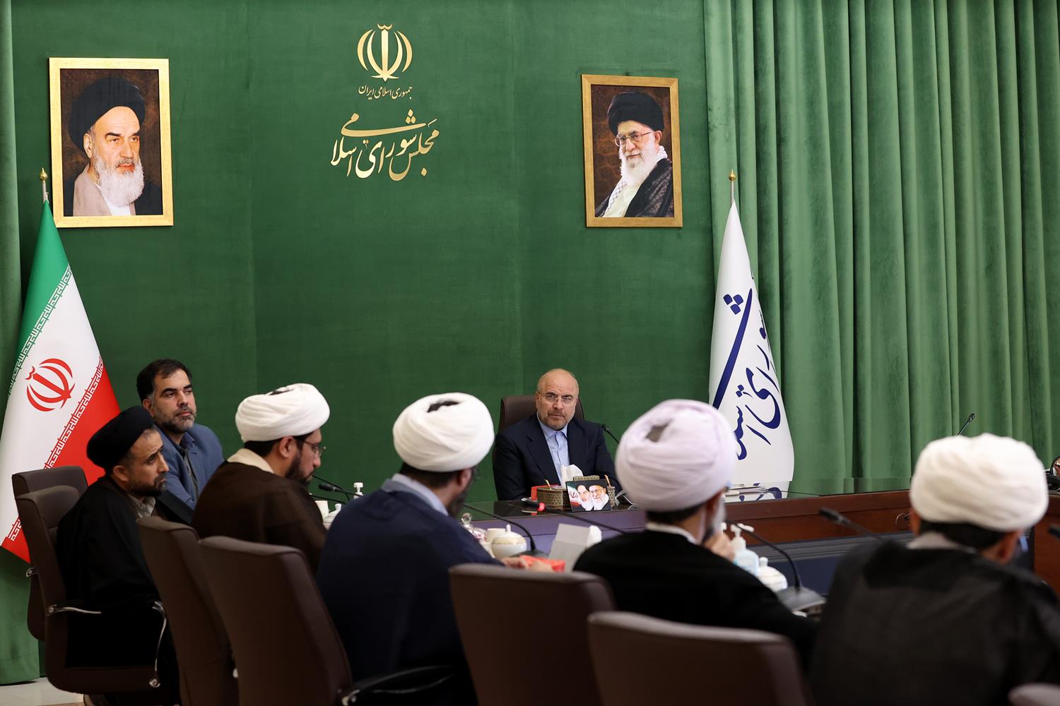 نخستین نشست صاحبنظران حوزه عفاف و حجاب با حضور قالیباف