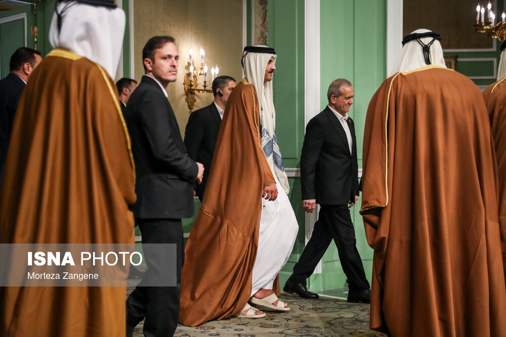 استقبال رسمی از امیر قطر