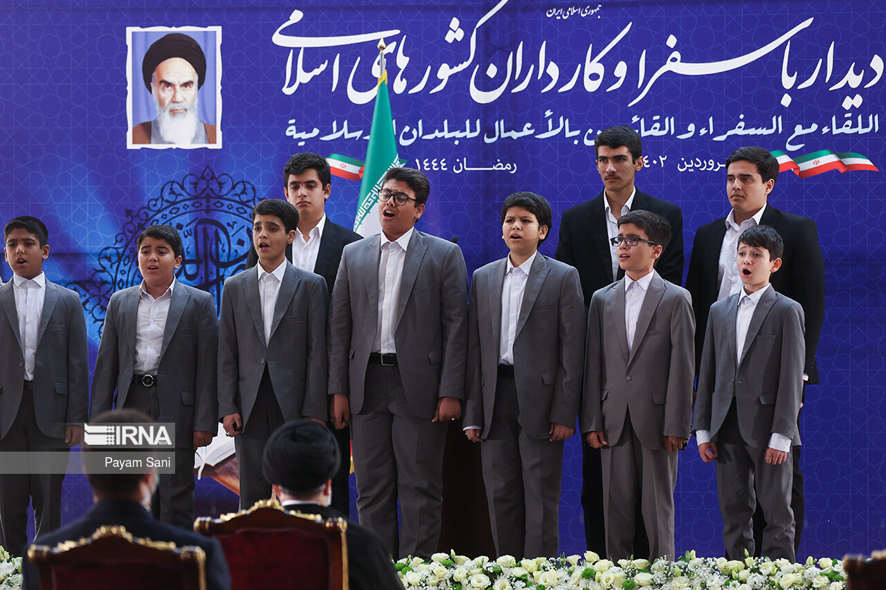 دیدار سفرا و کارداران کشورهای اسلامی با رئیس جمهور