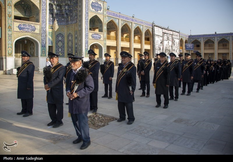 آیین سیاه پوشان و تعویض پرچم حرم مطهر حضرت شاهچراغ (ع)