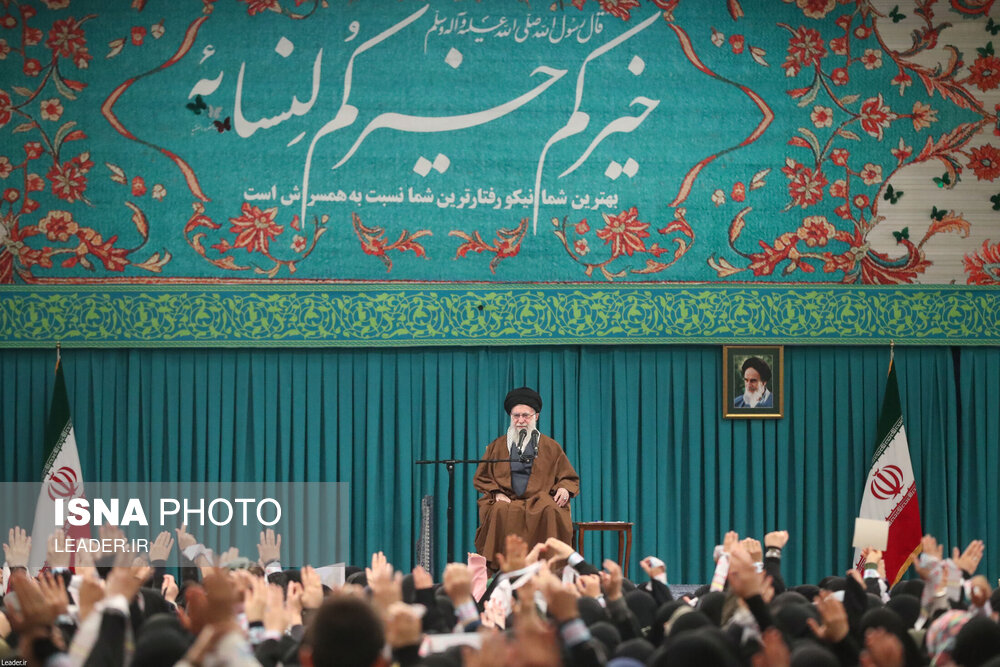  دیدار هزاران نفر از زنان و دختران با رهبر انقلاب