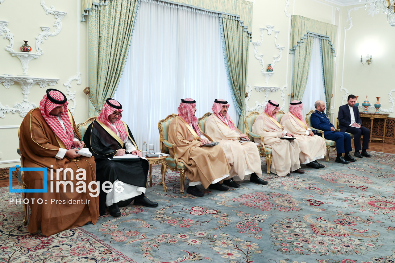 دیدار وزیر دفاع عربستان با رئیس جمهور