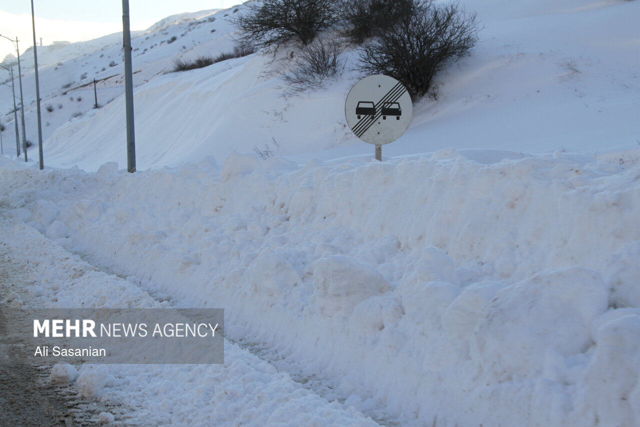 بارش برف در گردنه حیران