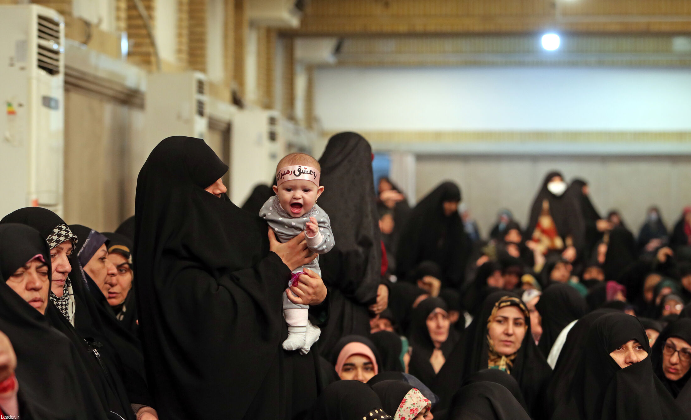 دیدار مداحان اهل‌بیت علیهم‌السلام با رهبر انقلاب