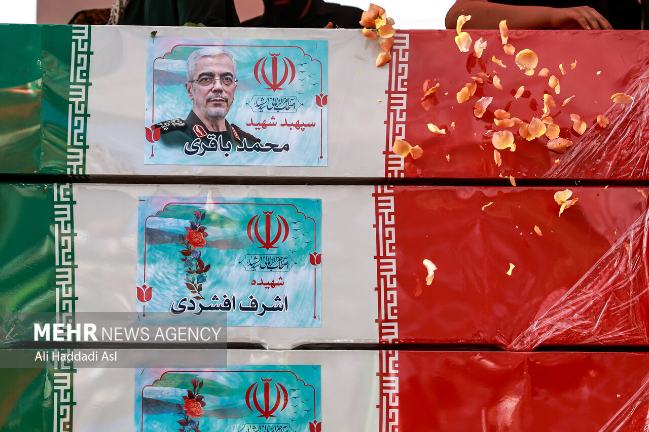 تشییع پیکر ۶۰ شهید اقتدار در تهران