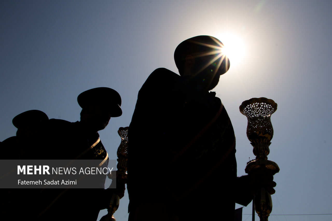 دسته عزای خادمان حرم بانوی کرامت در روز شهادت امام رضا(ع)