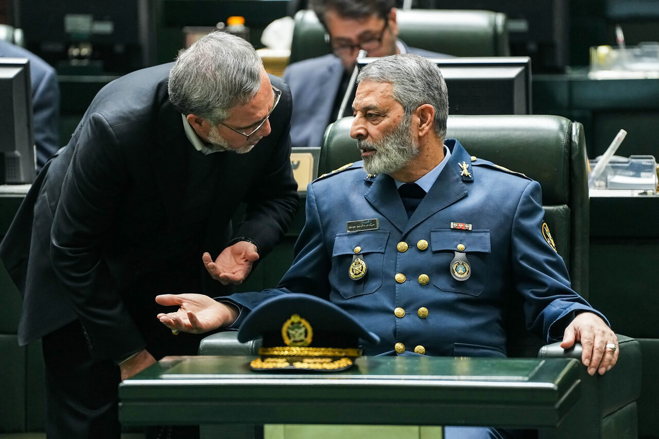 حضور امیر موسوی و عراقچی در جلسه غیرعلنی مجلس