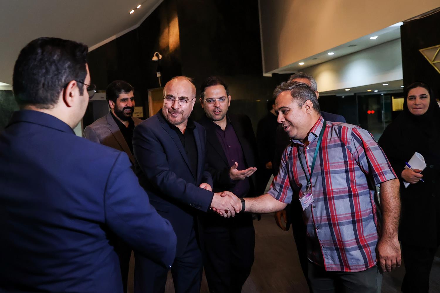 حضور قالیباف در جمع خبرنگاران پارلمانی